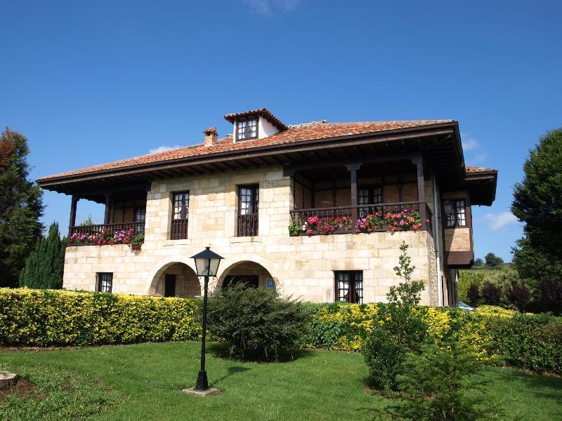 Hotel Siglo XVIII Santillana del Mar Exterior photo